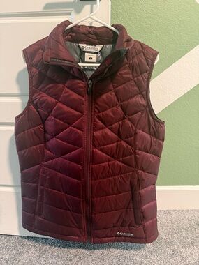 Columbia Women's Burgundy Quilted Down Vest